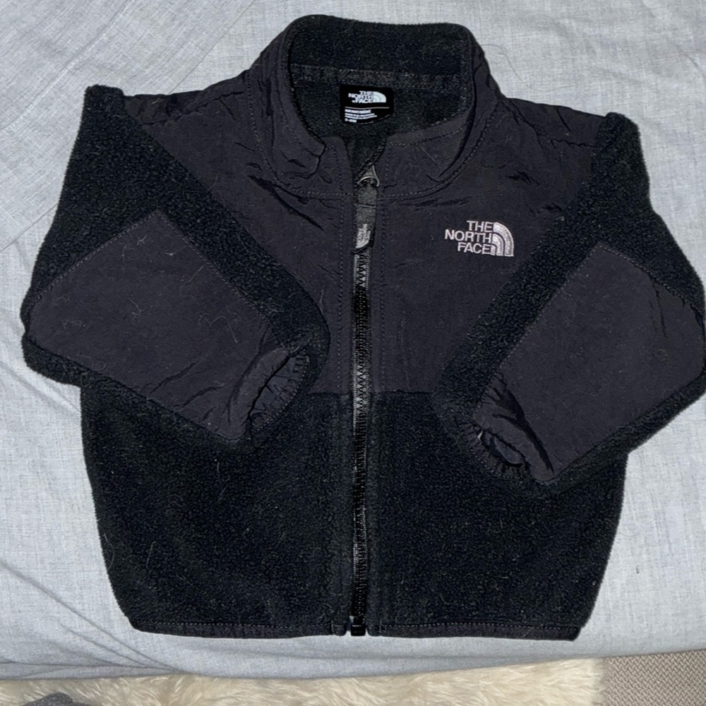 Black north face 3-6 months for my baby up to 9 months old